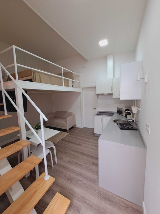 Prédio c/ 3 apartamentos em Tomar