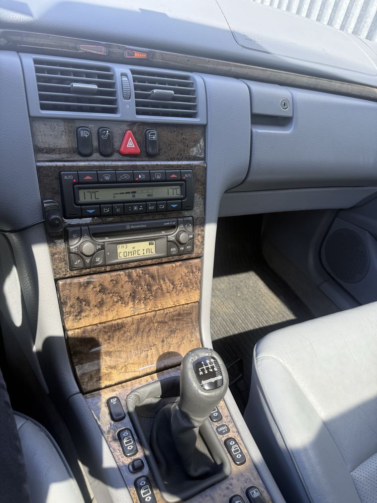 Mercedes benz E 270 CDI  Avantgard manual