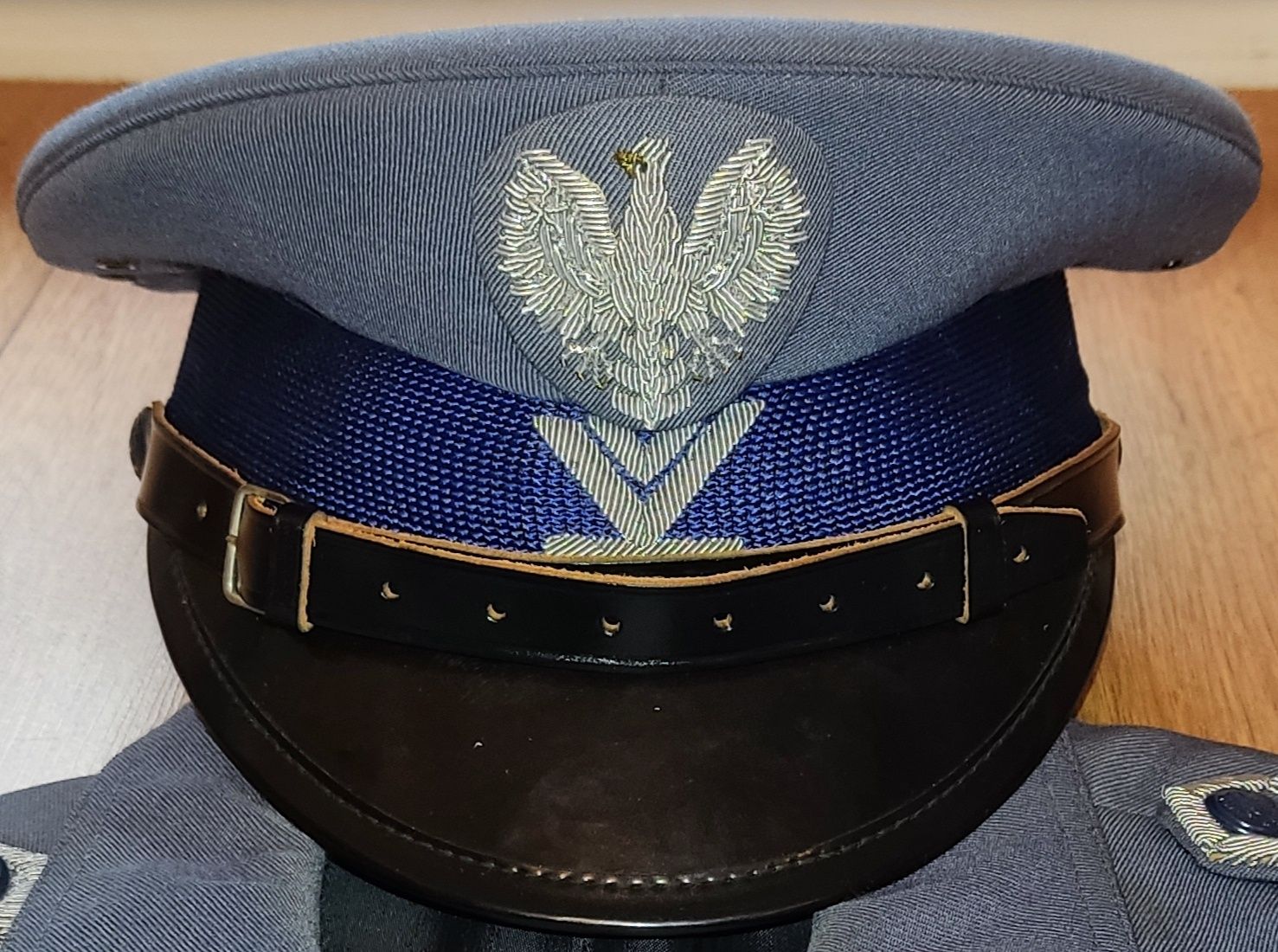 Mundur milicyjny Milicja MO PRL sierżant sznur czapka baretki