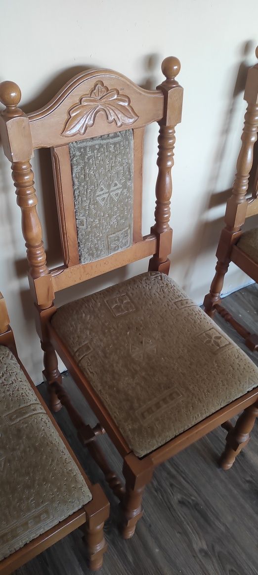 Stół salonowy krzesła gratis