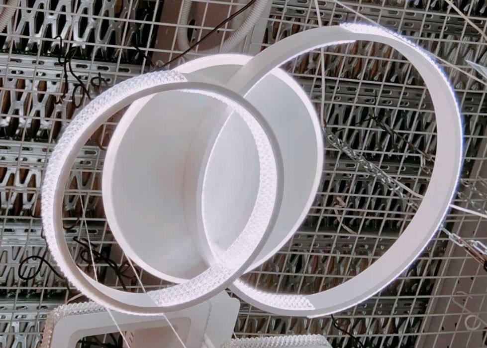 Продам нову люстру з пультом управління, не підійшов розмір, в Києві