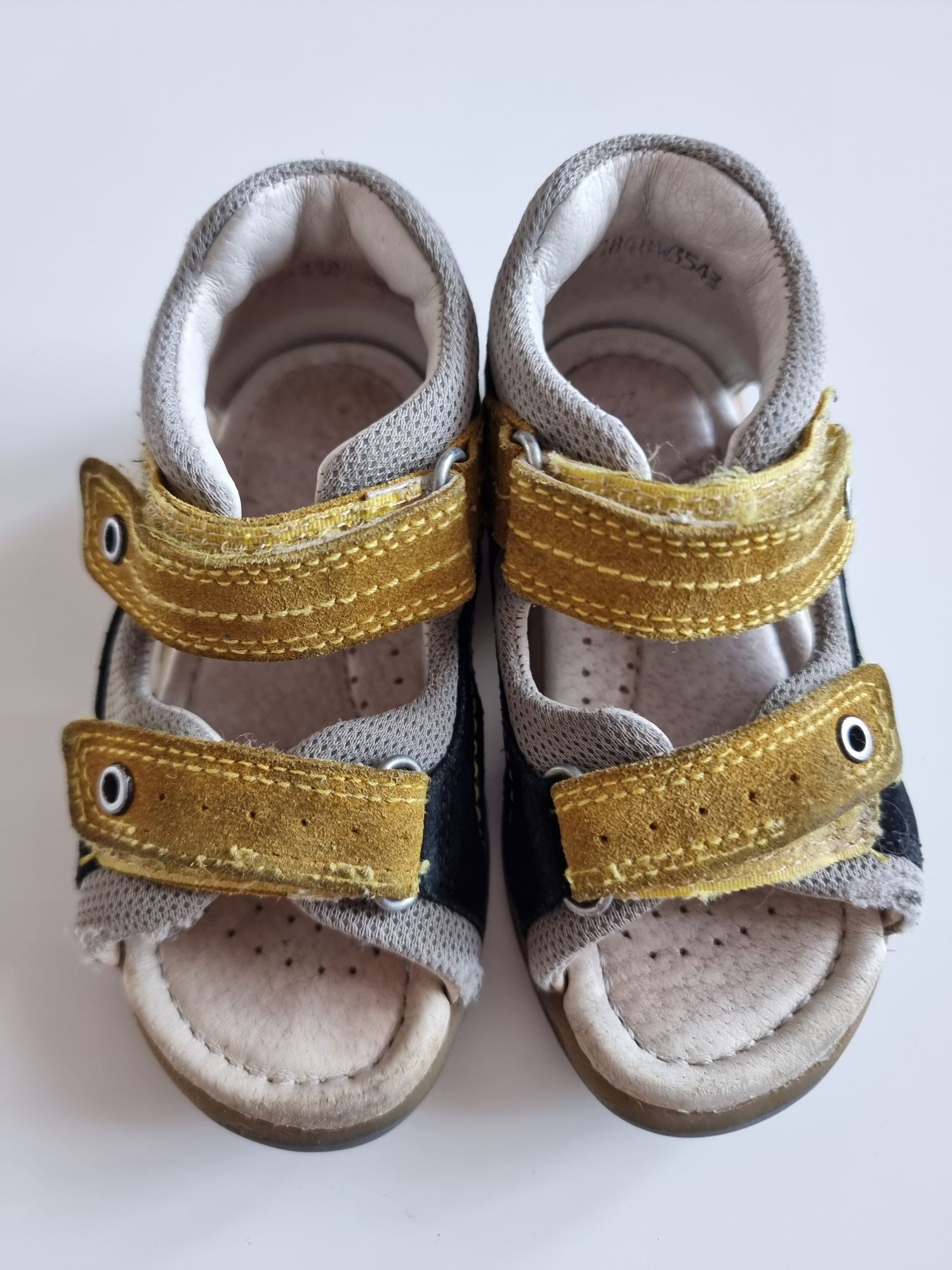 Buty bartek sandały kapcie do żłobka przedszkola 23


Do sprzedania ge
