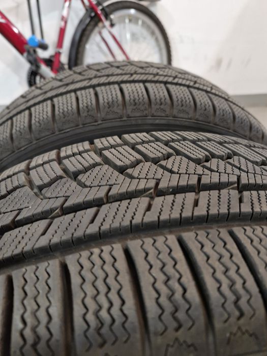 Dwie opony zimowe wh1000 zeetex  205/ 55/ 16