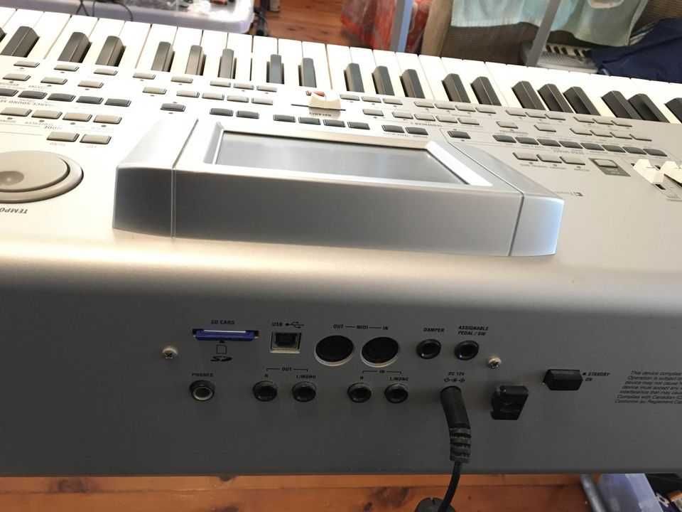 Цифрове піаніно KORG PA-588