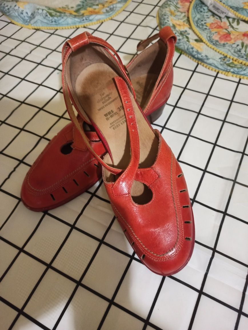 Buty skórzane czerwone