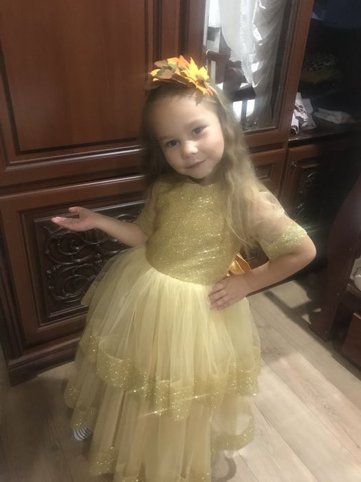 Сукня на випуск