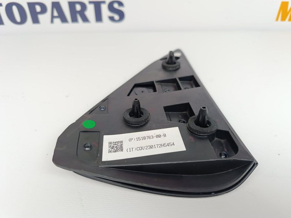 Відбивач катафот заднього правого крила Tesla Model 3/Y ОРИГІНАЛ