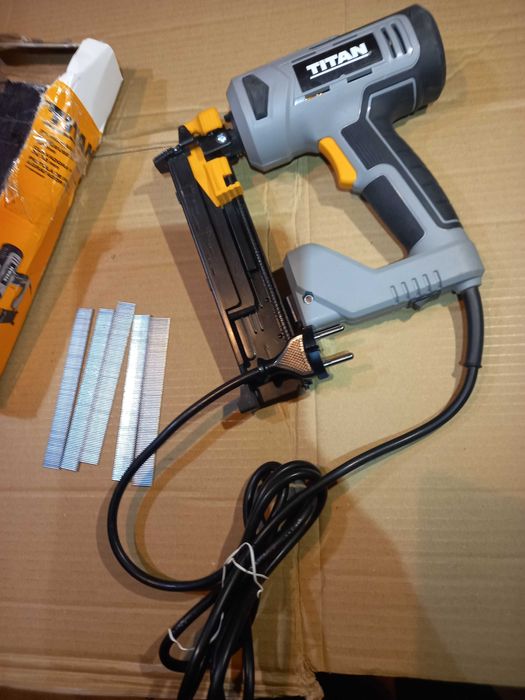 Gwoździarka, zszywacz Titan TTB970NST