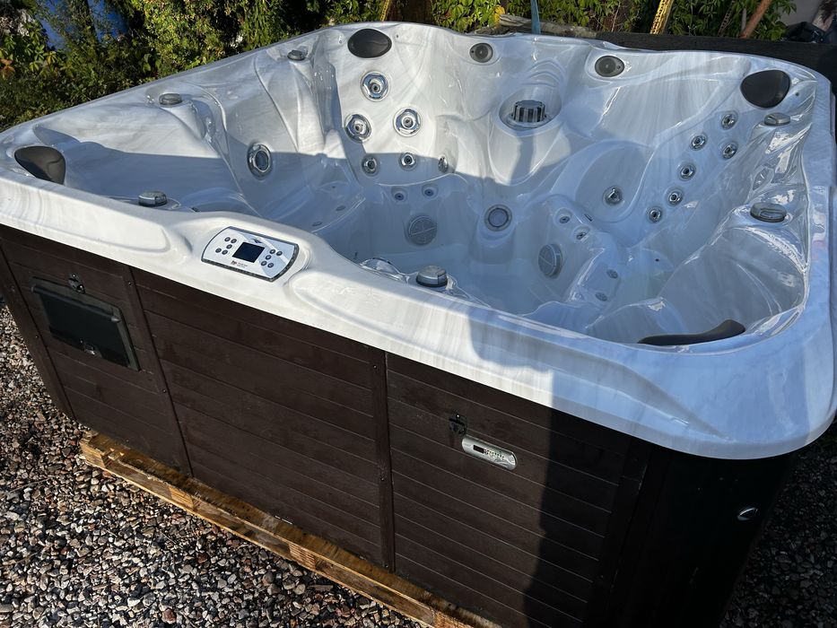 Jacuzzi wanna SPA 230cm Premium Leisure LE852 balia USA Gecko 7 miejsc