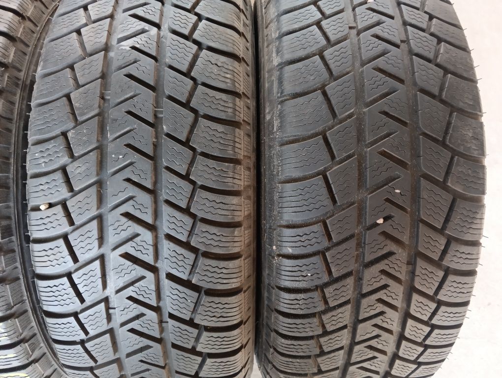 235/60 R16 100T  Michelin Latitude Alpin