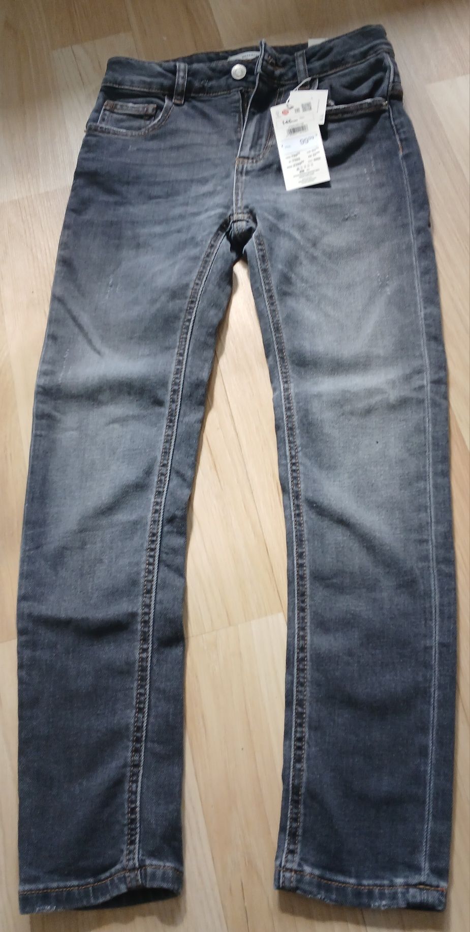 Dżinsy spodnie Reserved slim z metki 146 pasują na 140