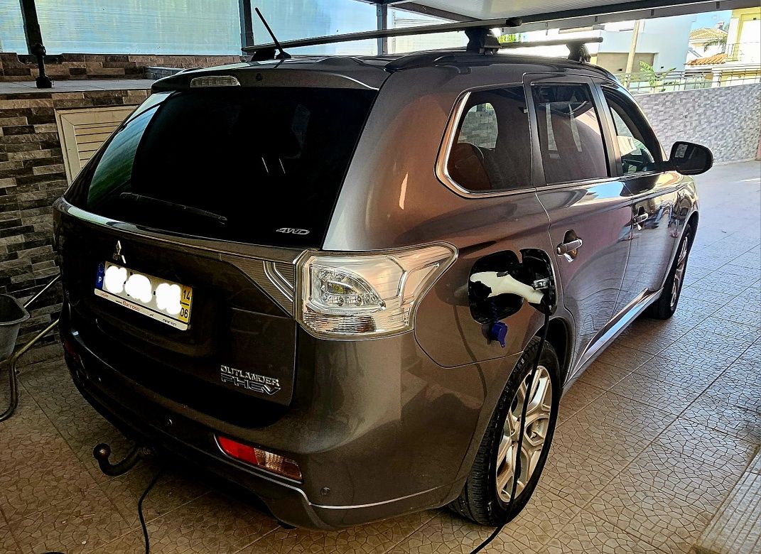 Mitsubishi Outlander PHEV 2014 – Híbrido Plug-in
