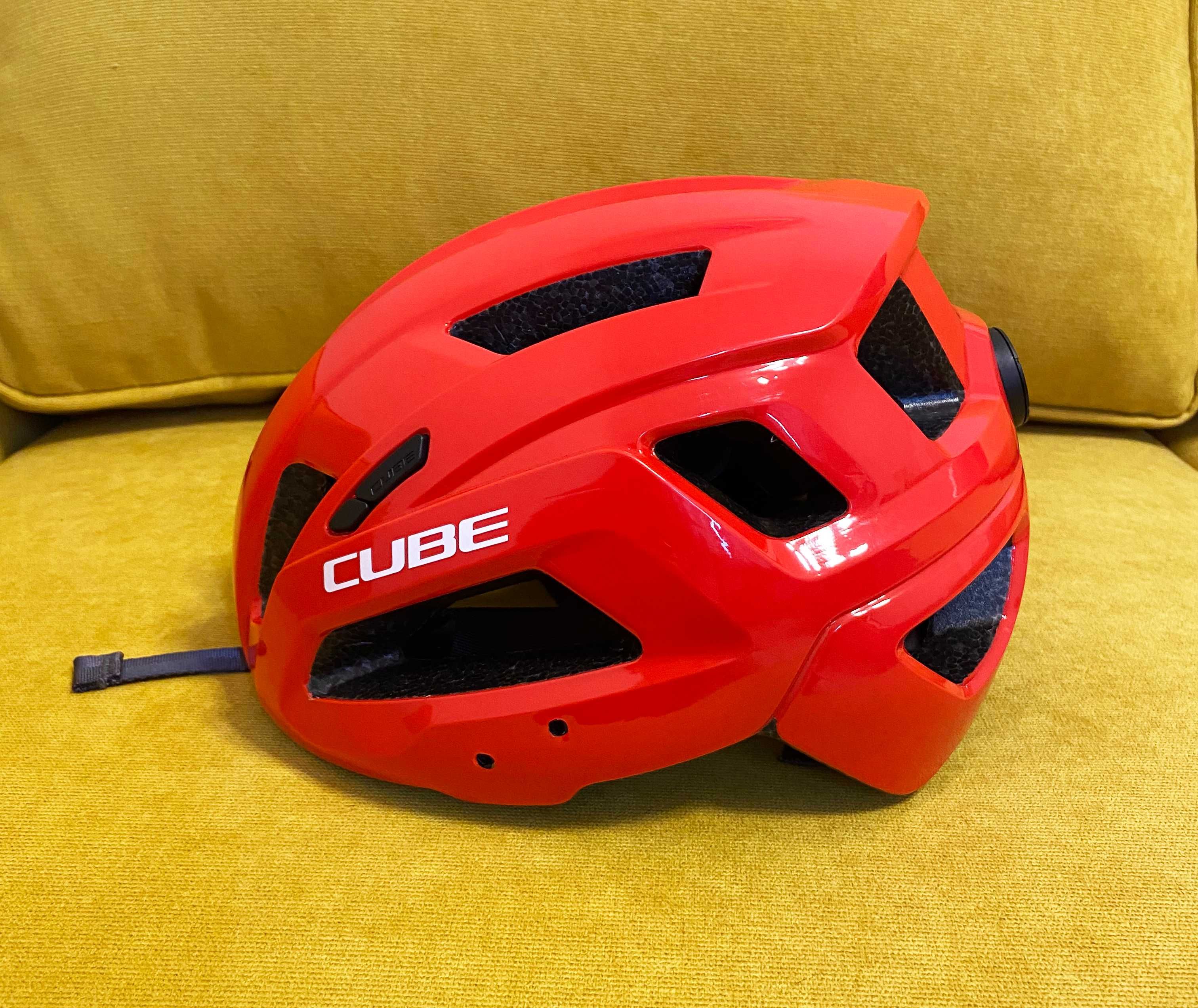Велосипедный шлем Cube в размере S как новый