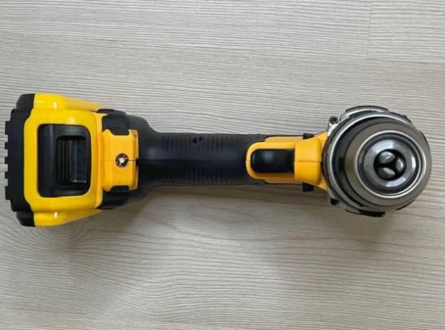 Потужний ударний акумуляторний шуруповерт DeWALT металевий патрон