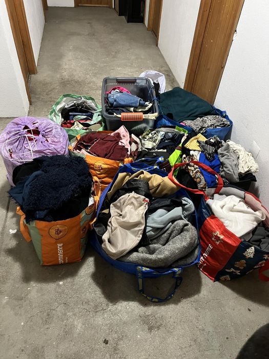 LOTE de roupa!! Cerca de 250 peças