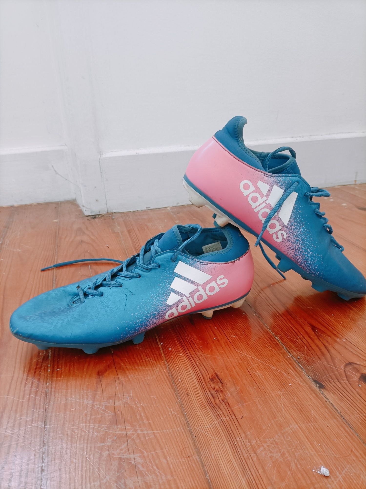 Chuteiras adidas N°45