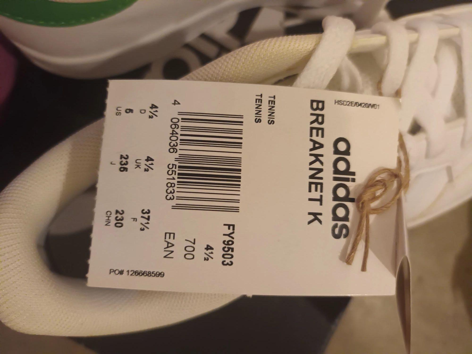 Ténis Adidas novos 38,5 (US 5/ UK 4 1/2) Entrego em mãos em Lisboa