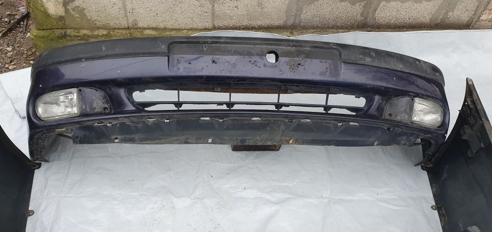 Бампер  рено лагуна 1..універсал