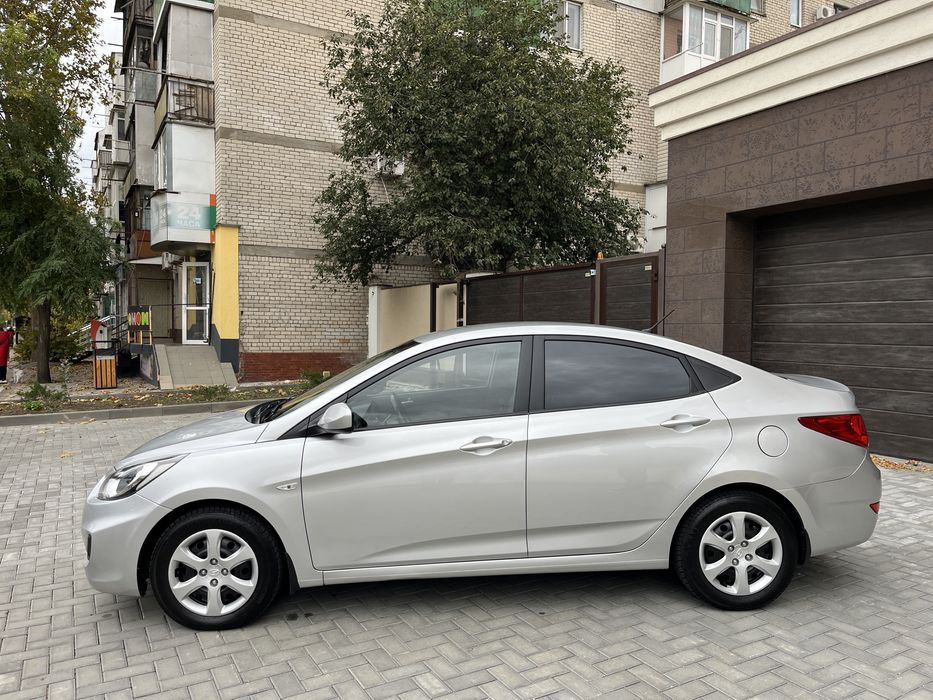 Продам Hyundai Aceent 2013 рік Газ 4