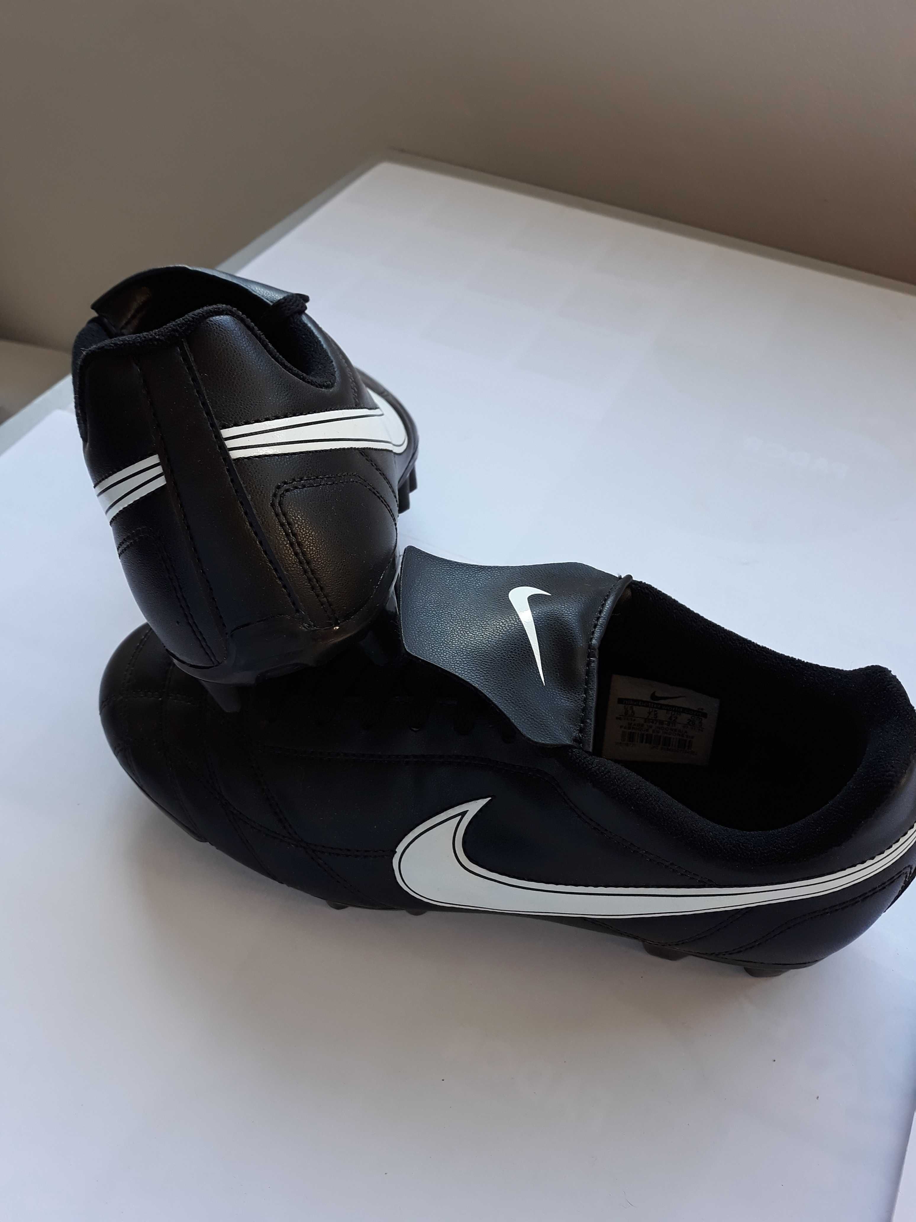 Chuteiras Nike Egoli FG - n.º 42