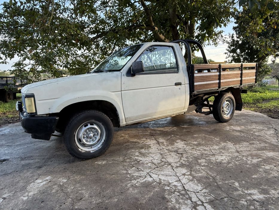 Nissan D21 4x2 Pickup ( Com Avaria )