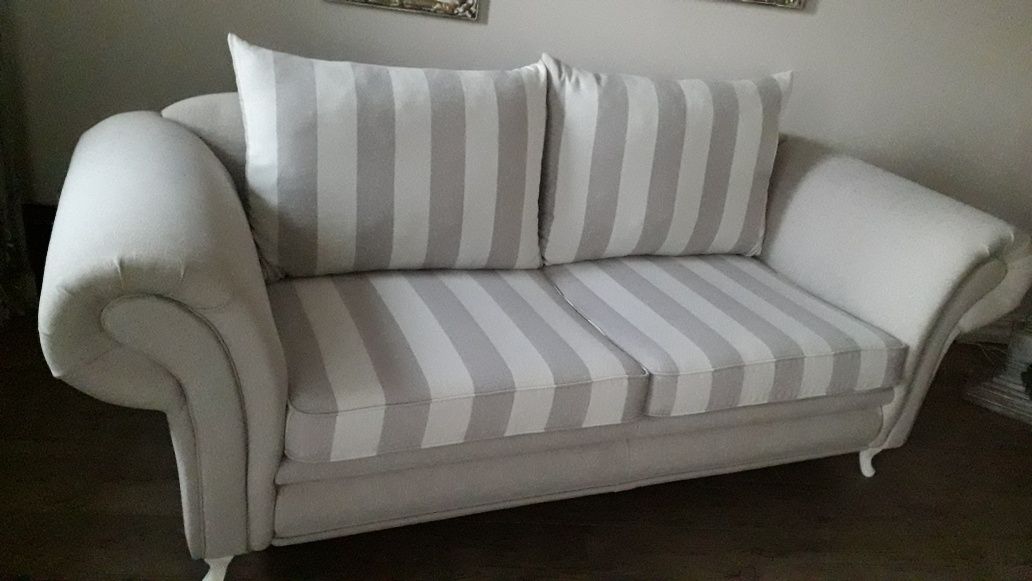 Sofa trzy osobowa