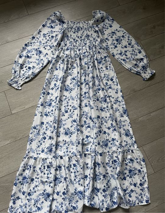 Сукня жіноча на ризинці