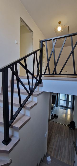 Balustrady na schody i balkon  malowane proszkowe i ze stali nierdzewn