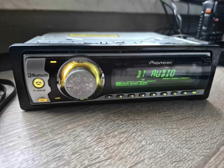 PIONEER BT Radio samochodowe RGB multicolor
