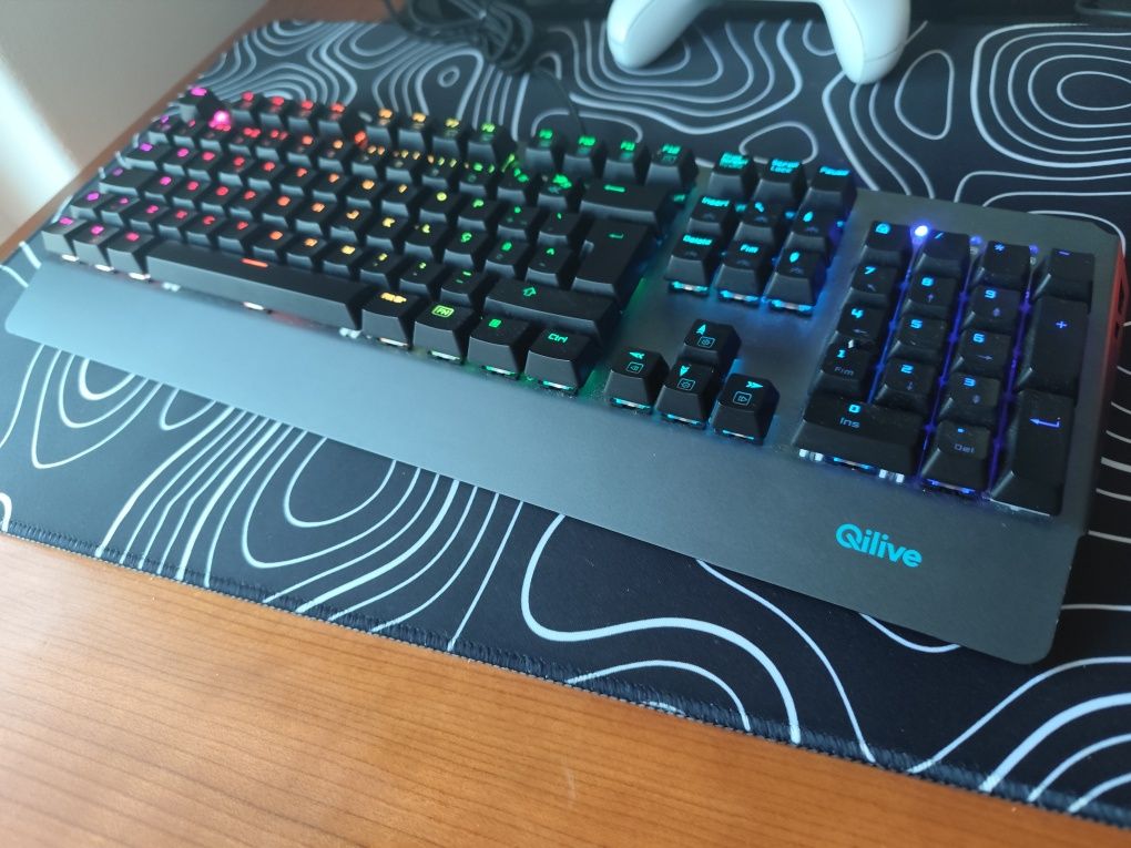 Teclado Gaming (Brown Switches) + Rato Logitech G203