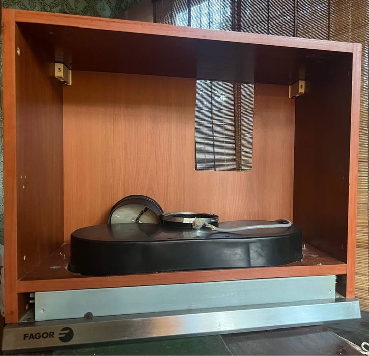 Кухня, кухонні меблі, шафи шафки, тумби, вытяжка, шкафчик, ящики