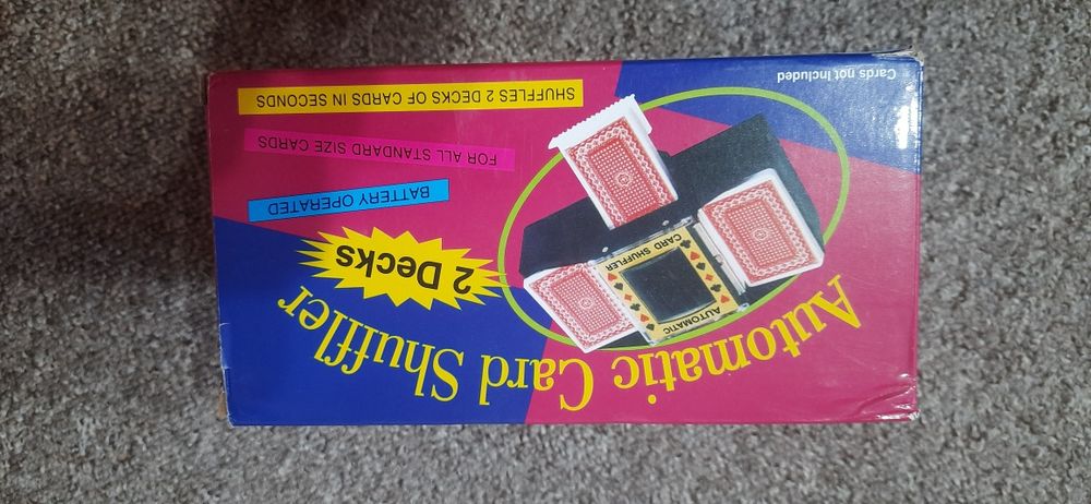 Перетасовувач карт, змішувач, єлектричний.