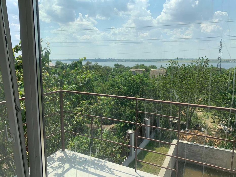 Продам стильный современный 2-хэт дом с бассейном