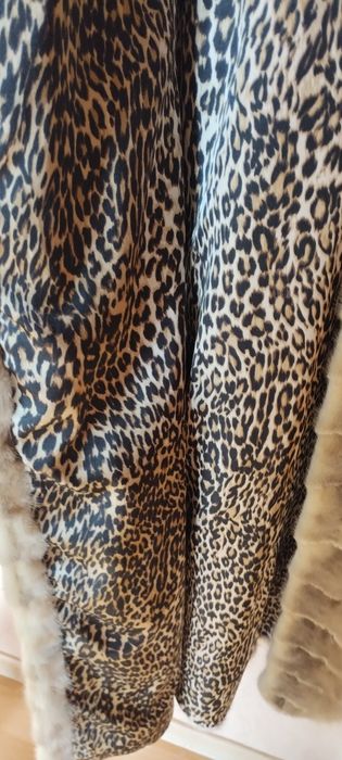 Futro z norek w kolorze beżowym