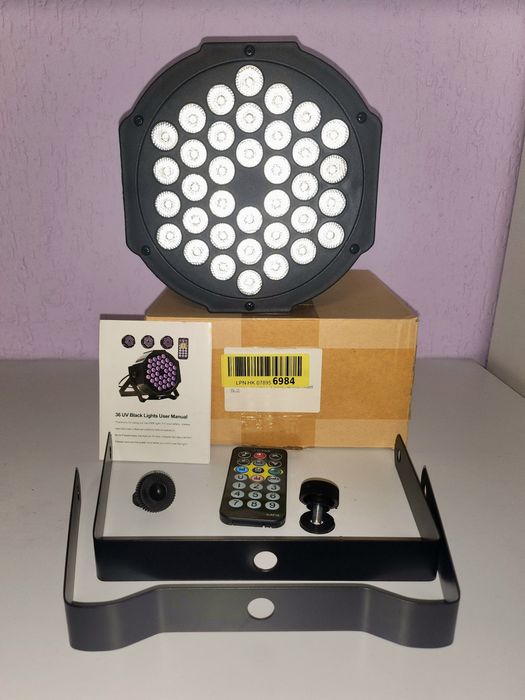 Новий LED прожектор на пультові ( світломузика ).