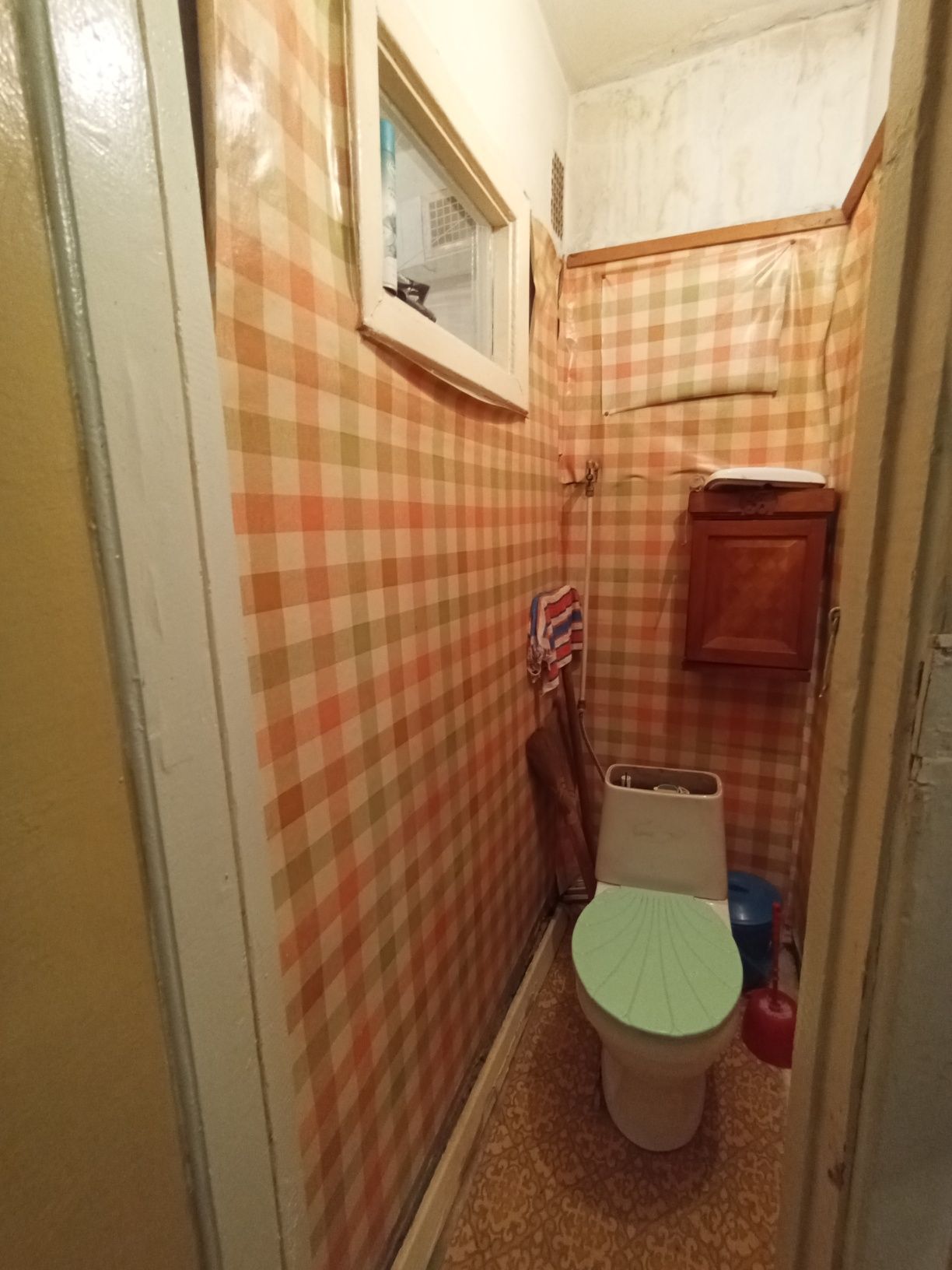 Продам 2-х кв. 3эт.5 эт.д Залютино 10 мин.Холодная гора