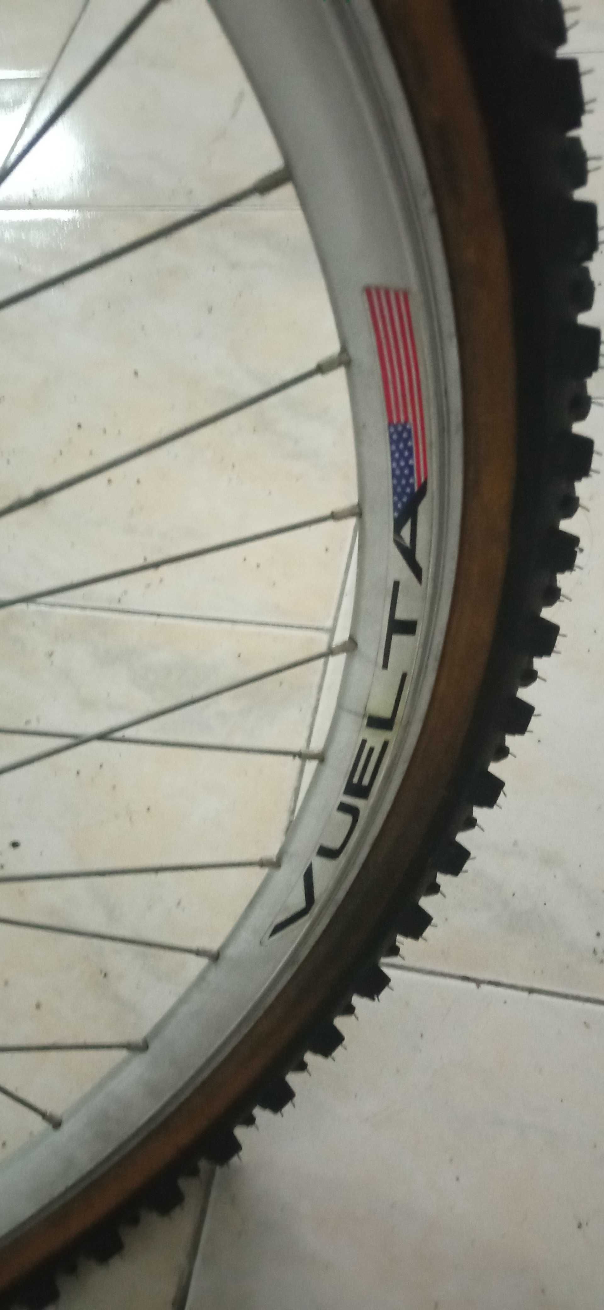 Bicicleta IBA/ Shimano impecável