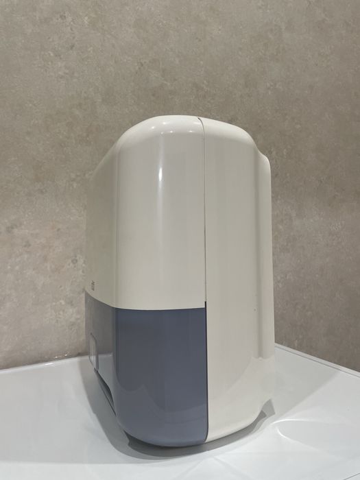 Диспенсер для паперових рушників