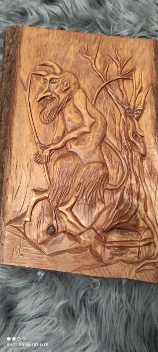 Płaskorzeźba Diabeł ze skarbem