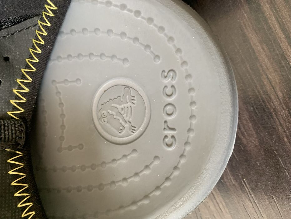 Продам босоніжки Crocs