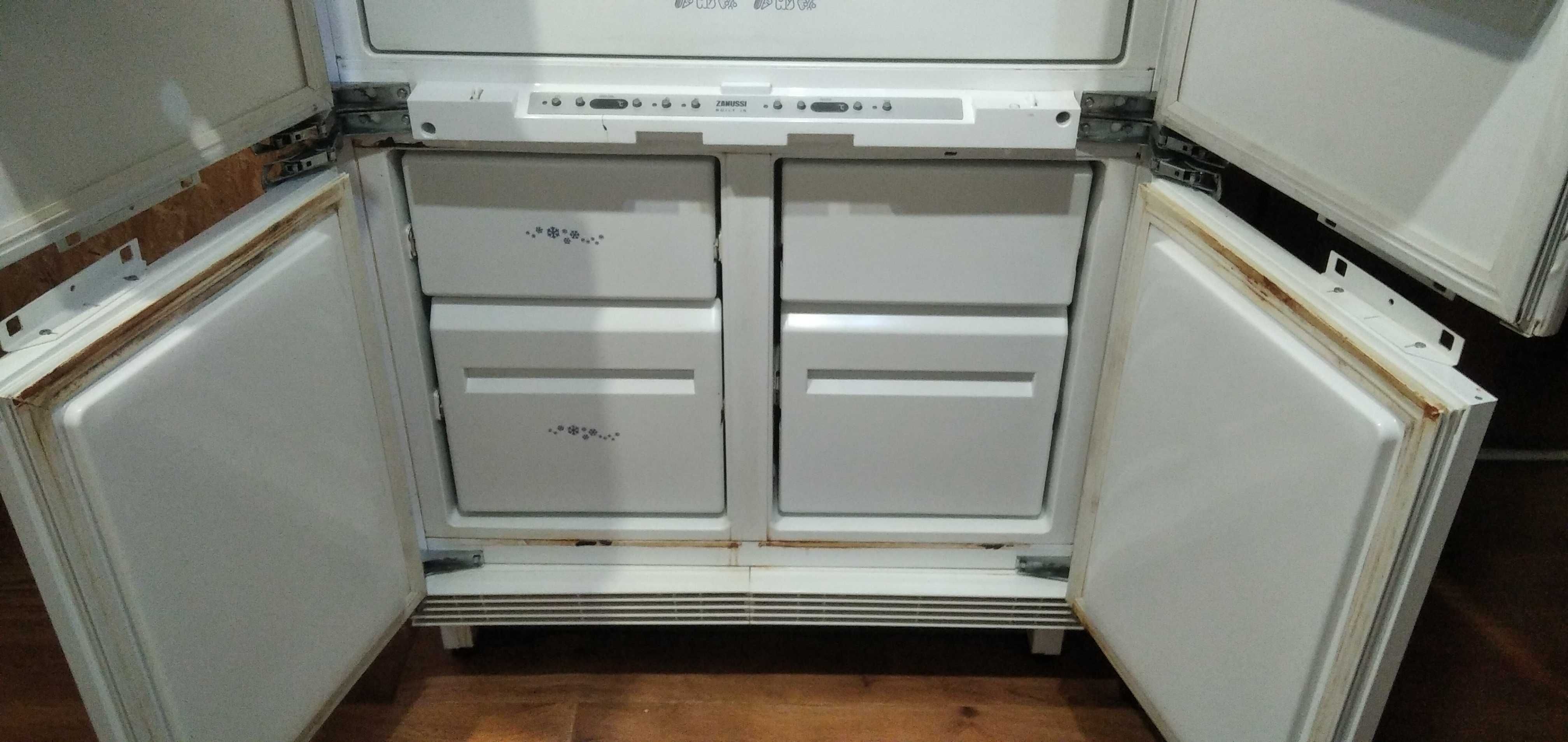 Холодильник zanussi двухдверный