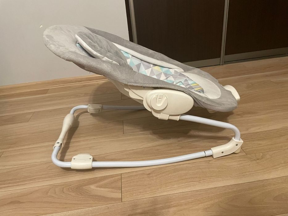 Leżaczek/bujaczek Lionelo