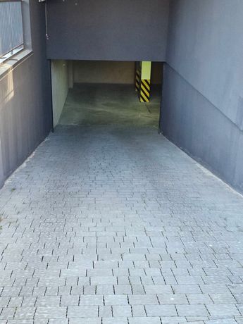 Продам паркомісце в підземному паркінгу в ЖК «Варшавська 201а»