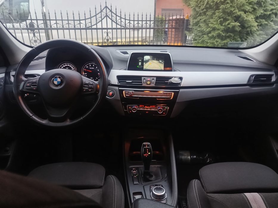 Sprzedam BMW X1 1.5 bezyna