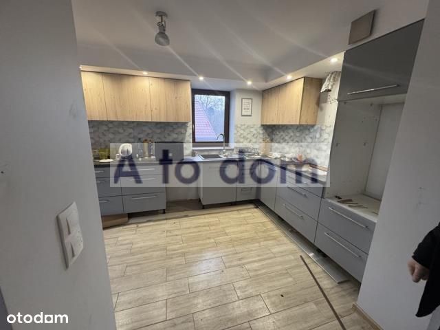 Dla Dwóch Rodzin. Dwa Oddzielne Wejścia.