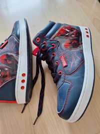 Buty spiderman r. 33