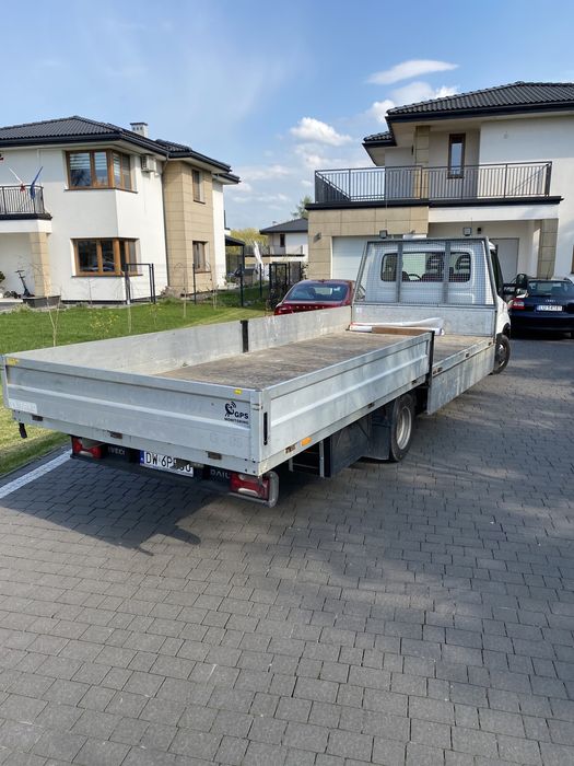 Uslugi transportowe Bus DŁUGA SKRZYNIA ZALADUNKOWA 6m