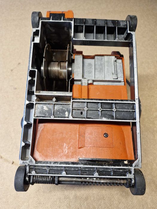 Sprzedam bruzdownicę Hilti DC SE20 – używana, w dobrym stanie