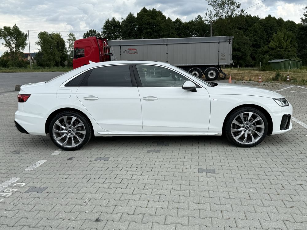 Audi A4 40 TFSI 2.0T automat kamera CarPlay S-Line Matrix serwisowana