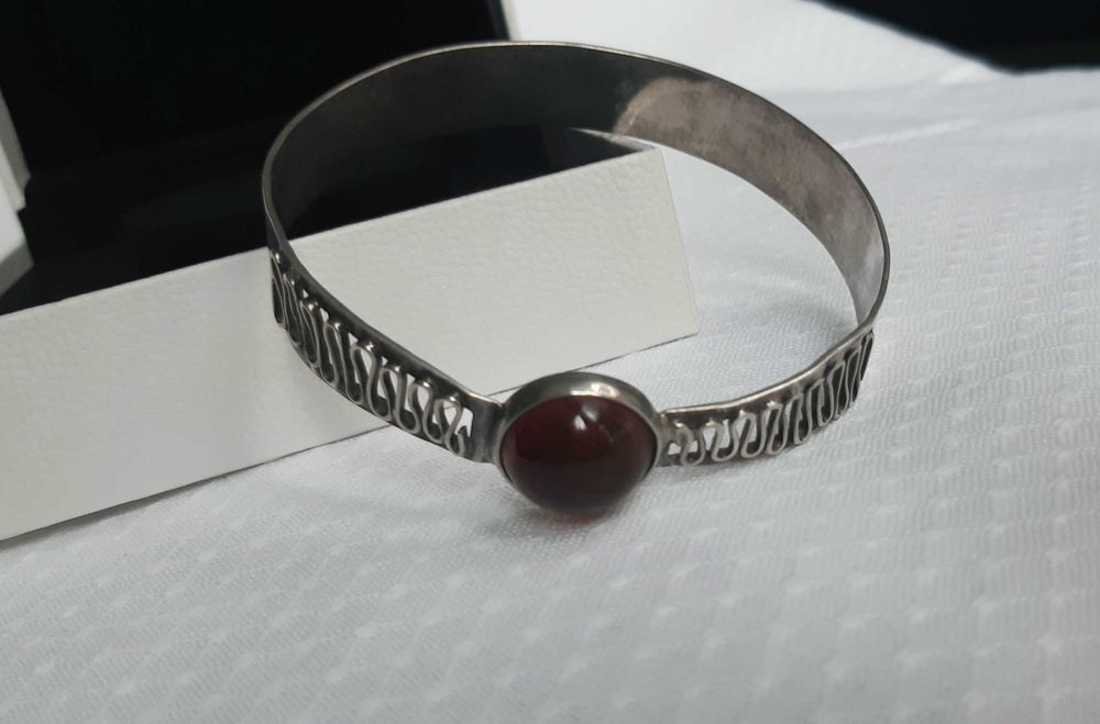 Srebrna bransoletka Rytosztuka Poznań z bursztynem. PRL.